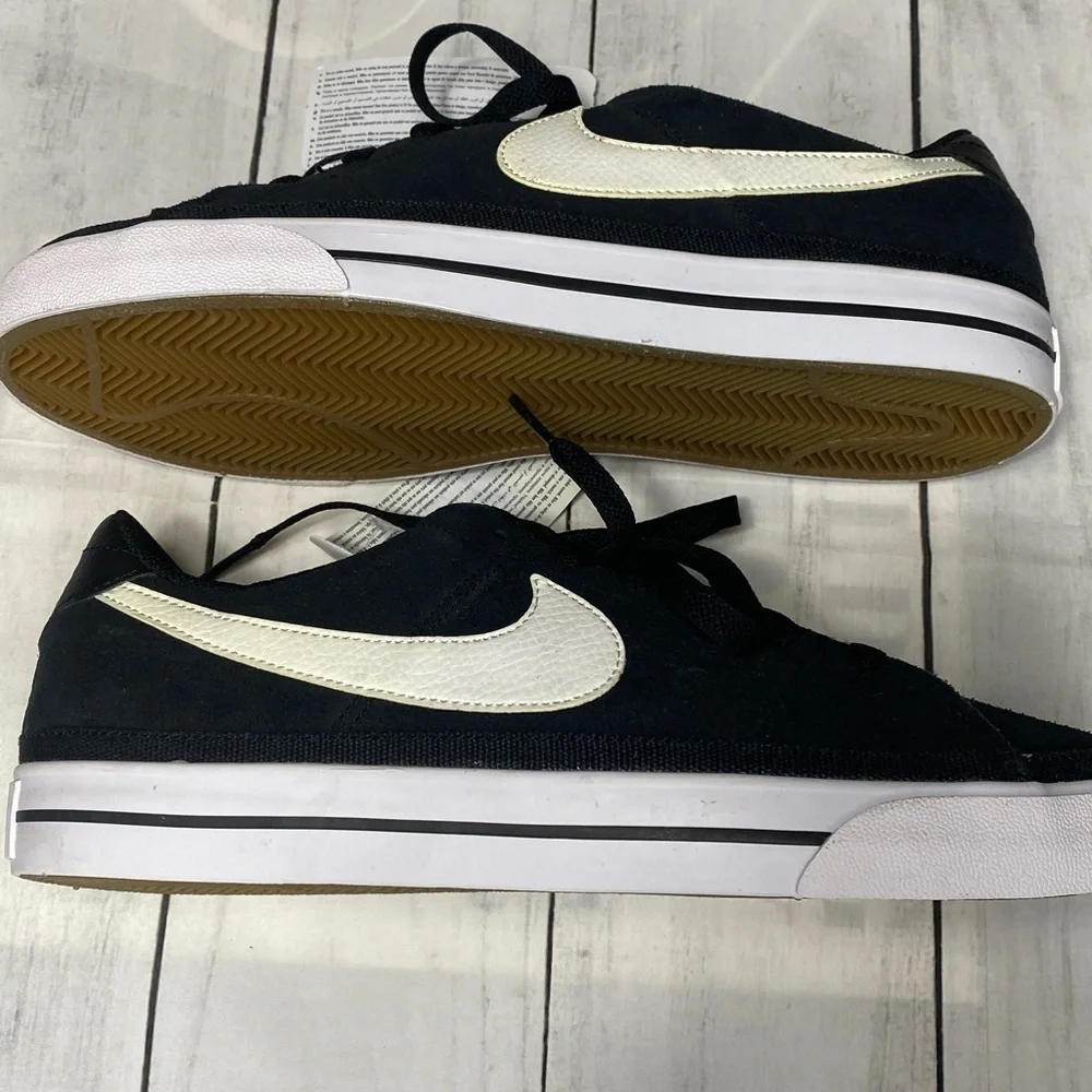 Nike Men's Court Legacy Suede Black and White Sneakers Sz 9